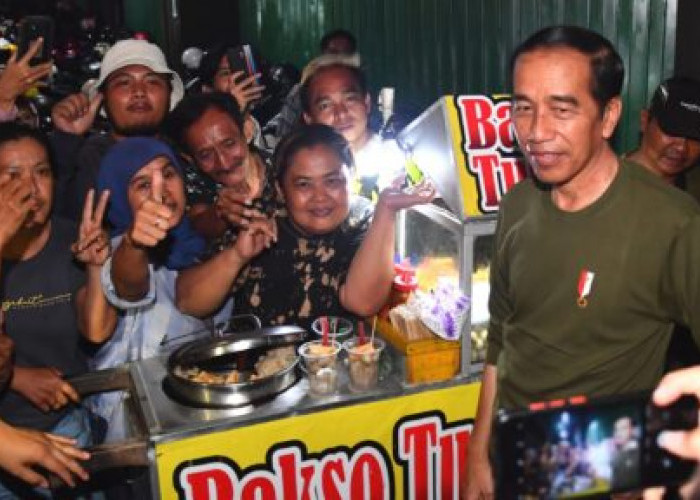 Ketika Presiden Jokowi Jalan Kaki Menyusuri Kawasan Malioboro