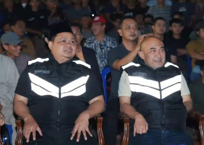 Ratusan Masyarakat Bungo Penuhi Halaman Rumah Dinas Bupati Nobar Final Piala Dunia