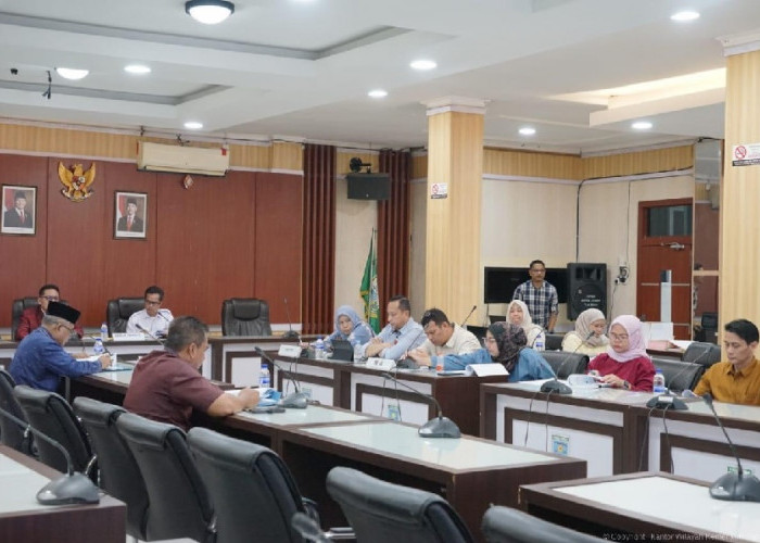 Perancang Kanwil Kemenkum Jambi Hadiri Rapat Pansus DPRD Kota Jambi