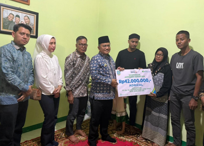 Bersama Pemkot Jambi, BPJS Ketenagakerjaan Salurkan Santunan JKM kepada Ahli Waris Ketua RT