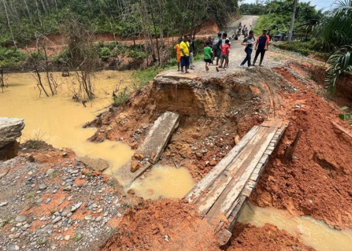 Jalan Dusun Renah Jelmu Putus, Dinas PUPR Siapkan Jembatan Darurat