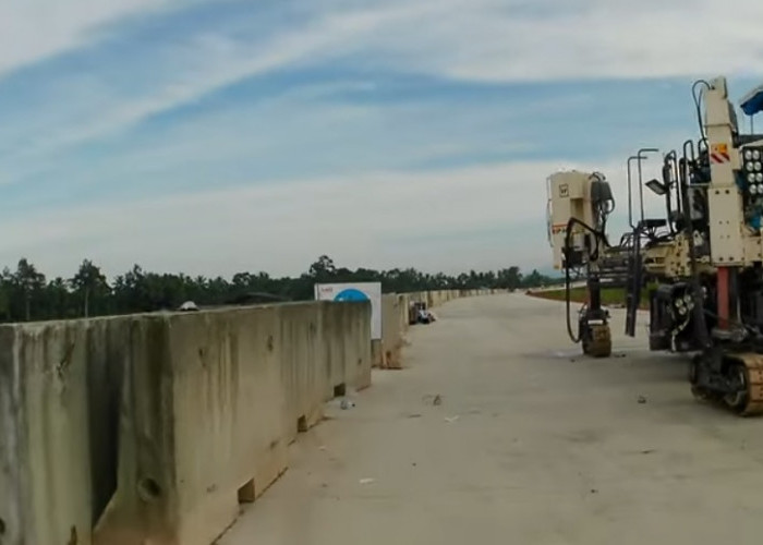 Sudah Berderet Barrier Median Tol Padang-Sicincin, Tangguh! Mampu Nahan Beban 13 Ton