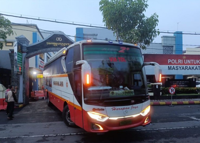 OTT Bupati Tulungagung, KPK Bawa 12 Pejabat ke Surabaya Ada Kadis PUPR dan Anggota DPRD, Ini Nama-Namanya