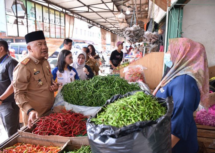 Sekda A Ridwan Pimpin Sidak Pasar,  Awasi Lonjakan Harga Sembako