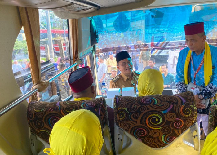 435 JCH Kloter 13 Dilepas Walikota Jambi Maulana 