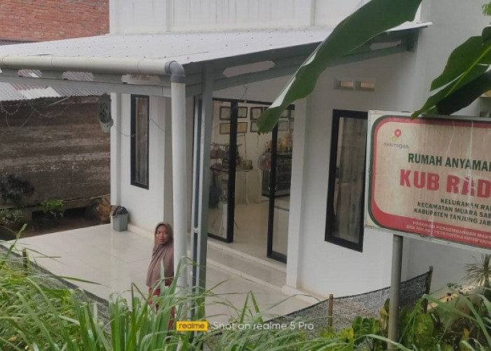Peran Penting SKK Migas PetroChina Jaga Eksistensi Kerajinan Anyaman Daun Pandan di Tanjab Timur