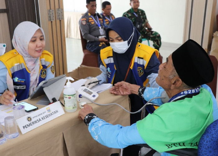 Suhu Arab Saudi Tembus 45°C, Jemaah Haji Jambi Diinstruksikan Minum Tiap 30 Menit