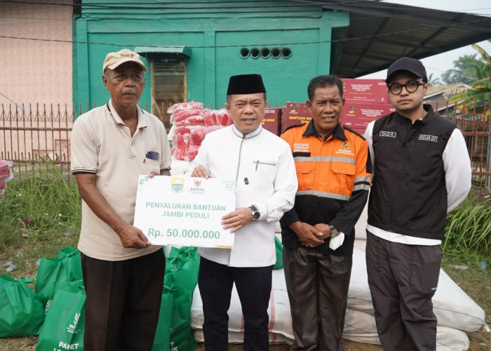Gubernur Al Haris Tinjau Korban Kebakaran di Cempaka Putih, Pastikan Bantuan Segera Disalurkan