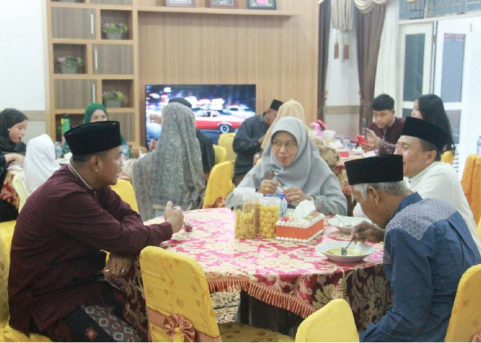 Open House Idulfitri di Rumah Dinas Sekda Tanjab Barat, Pererat Silaturahmi Pemerintah dan Masyarakat
