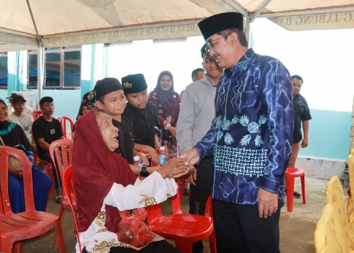 Bupati Anwar Sadat Resmikan Operasi Katarak Gratis dan Salurkan Bantuan ATENSI untuk Warga Rentan