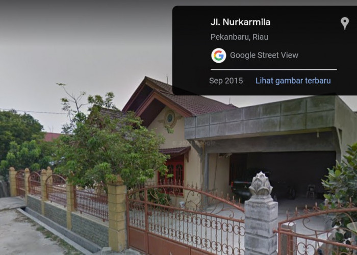 Diduga ini rumah saat awal /sebelum dibeli AG, terekam Google Maps tahun 2015