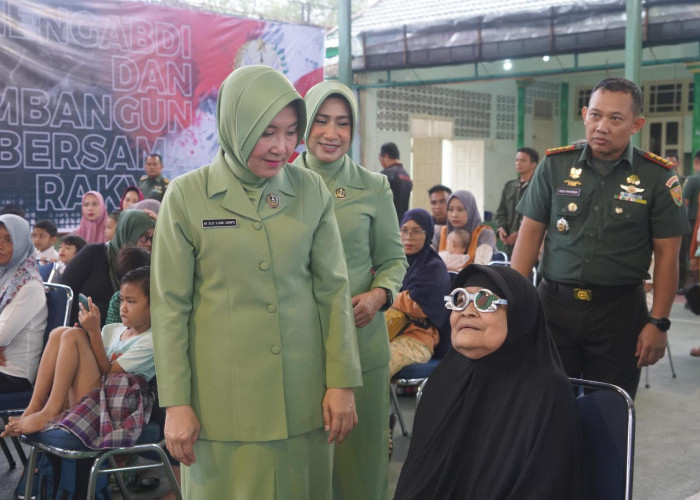 HUT Dharma Pertiwi Ke-61, Persit Koorcab Rem 042 Gelar Kegiatan Bakti Sosial