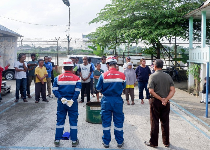 Cegah Risiko Sejak Dini, Pertamina Patra Niaga Regional Sumbagsel Latih Warga Tanggulangi Kebakaran