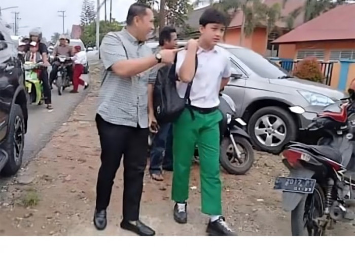 Bupati Merangin H M Syukur Antar Anak ke Sekolah