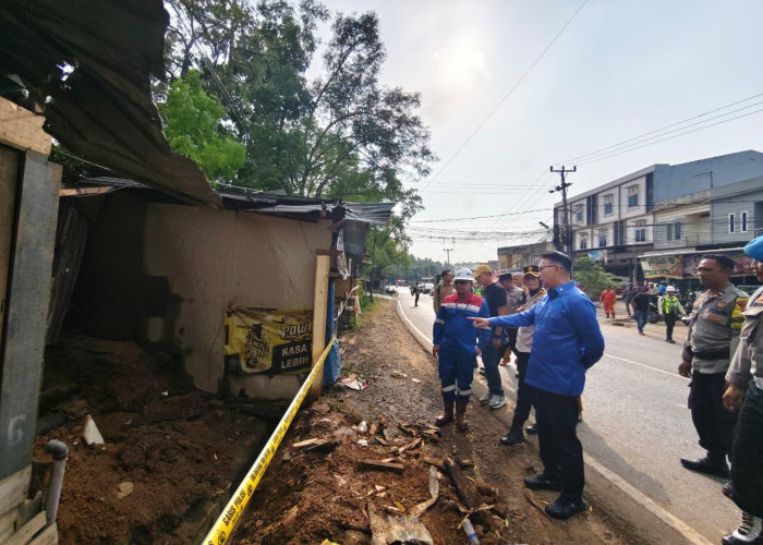 Anggota DPR RI Syarif Fasha Tinjau Langsung Lokasi Pencurian Minyak di Paal X Jambi, Ungkap Modus Baru