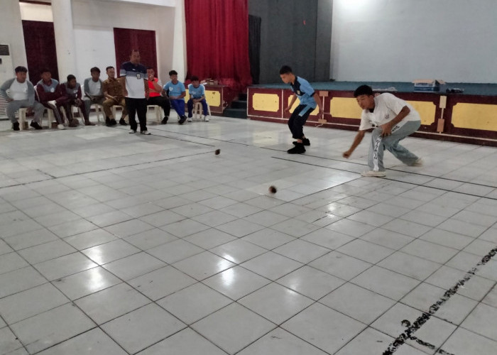 Lestarikan Permainan Tradisional, Museum Siginjei Laksanakan Lomba Gasing  Tingkat SMA