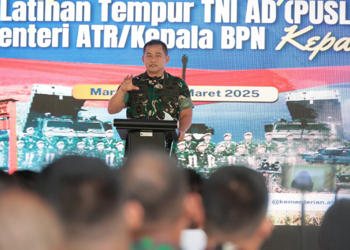 Komitmen Selesaikan Persoalan Aset TNI, Menteri Nusron Serahkan Sertipikat Tanah untuk Puslatpur TNI AD