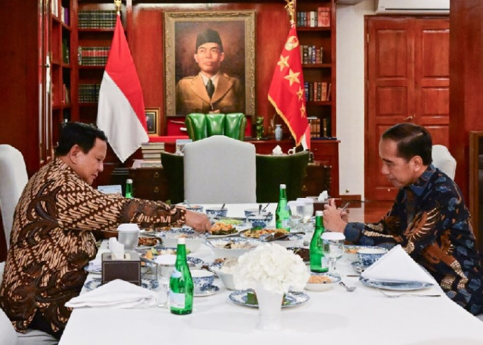 Presiden RI Prabowo Makan Malam Bersama Presiden ke-7 Jokowi di Kertanegara, Menunya Ayam Goreng