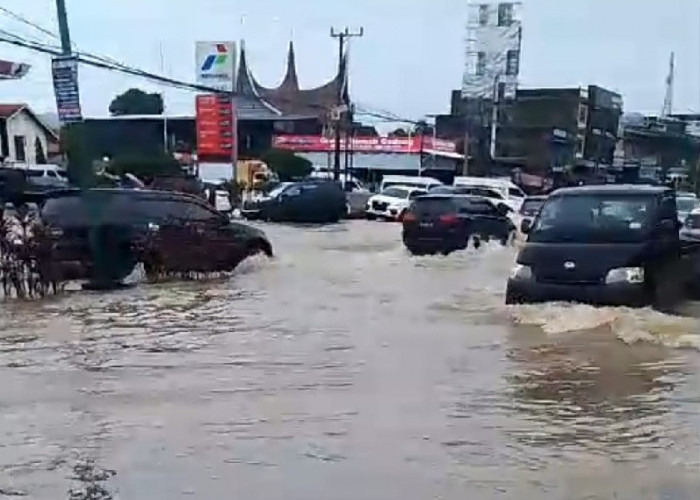 Diguyur Hujan Deras, Kota Jambi Dikepung Banjir