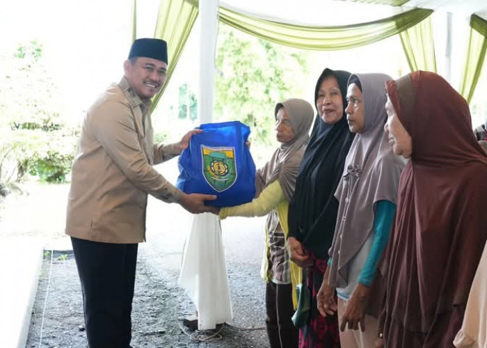 Pemkab Bungo Bagikan 6.800 Paket Sembako dan 7.082 Kupon Zakat Konsumtif