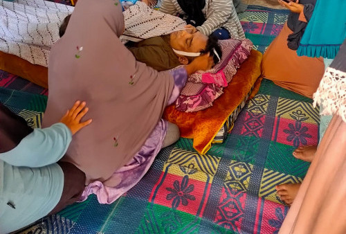 Tiba di Rumah Duka, Keluarga Tak Kuasa Tahan Tangis Sambut Jenazah Nurul Fahmi 