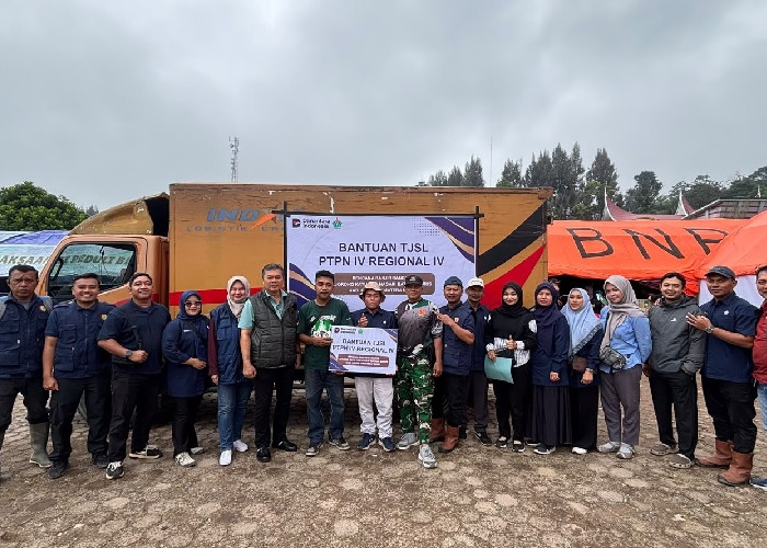 Hadir di Tengah Bencana, PTPN IV Regional IV Salurkan Bantuan untuk Warga Terdampak Banjir Bandang di Solok