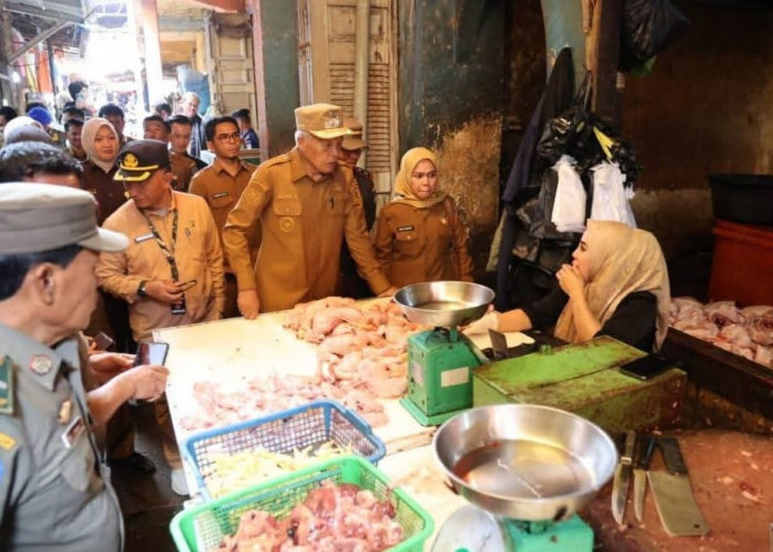Wawako Azhar Hamzah Pimpin Sidak Pasar, Pastikan Stok Bahan Pokok Aman Jelang Idul Fitri 1447 H.