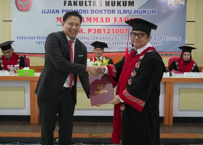 Dosen FH UNJA, Mochammad Farisi Berhasil Raih Gelar Doktor