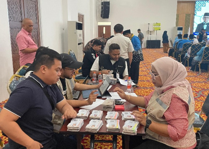 Asrama Haji Cipondoh Gelar Simulasi Keberangkatan Jemaah Kloter Pertama, Terima Kartu Nusuk dari Syarikah