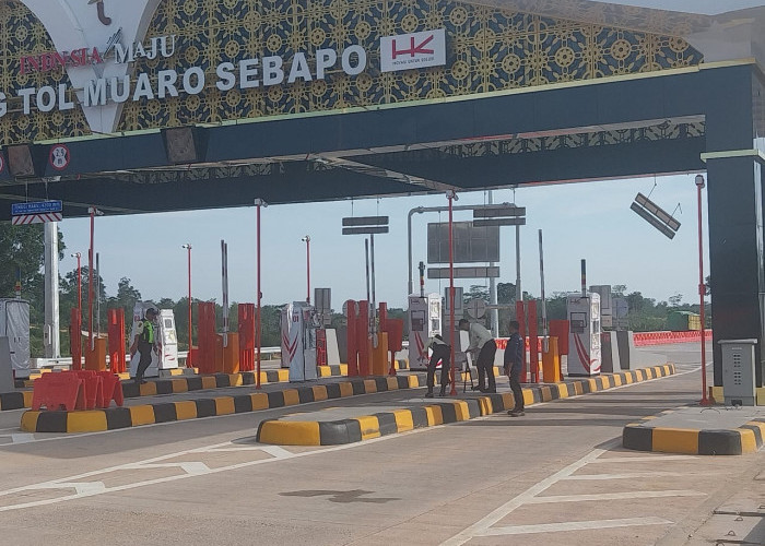 Tol Jambi Beroperasi, Truk Odol Tabrak Papan Petunjuk Ketinggian - Tapping Mati, Ini Penjelasan Operator