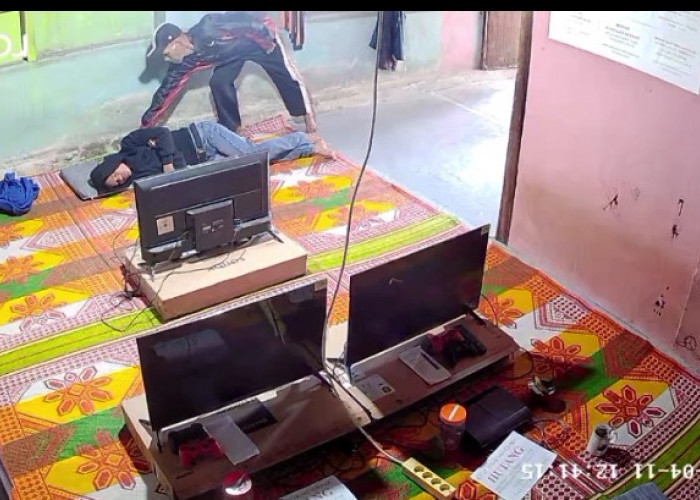 Siang Bolong, Pencuri Gasak Ponsel di Toko Galon di Kerinci, Aksi Terekam CCTV