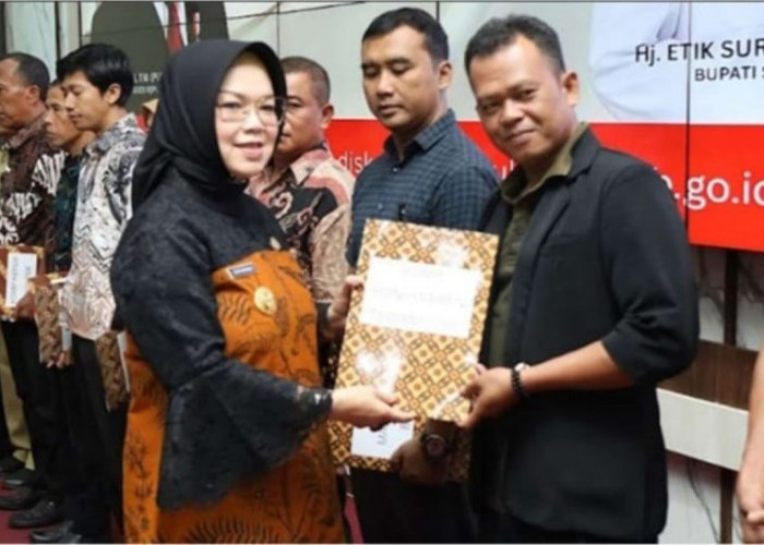 OTT KPK Kembali Menjaring Kepala Daerah, Kini Bupati Sukoharjo Etik Suryani Ditangkap
