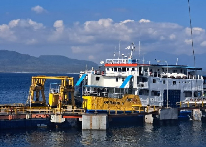 41.057 Orang Menyeberang Dari Pelabuhan Ketapang Menuju Pelabuhan Gilimanuk