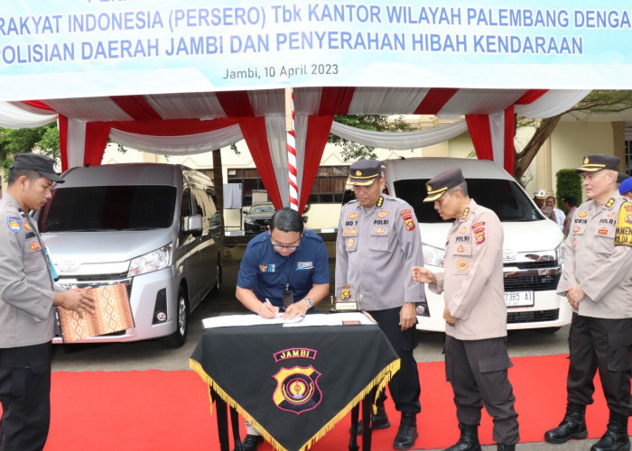 Polda Jambi Terima Hibah Dua Unit Mobil dari Bank BRI Palembang 