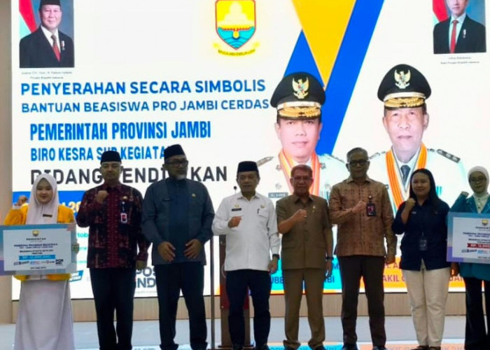 Kucurkan Rp 6 Miliar, Gubernur Al Haris Salurkan Beasiswa Pro Jambi Cerdas 2026 untuk 500 Mahasiswa 