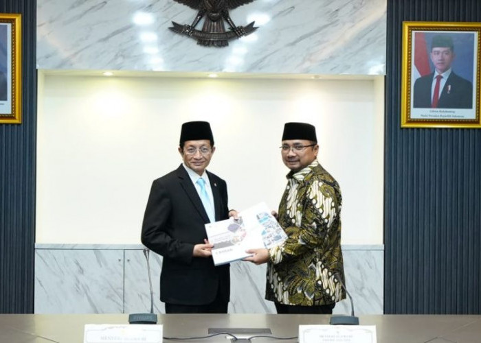 Yaqut Secara Resmi Menyerahkan Jabatan Menag Kepada Nasaruddin Umar. 