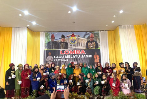 Sekretariat DPRD Provinsi Jambi Juara Dua Lomba Lagu Melayu Jambi