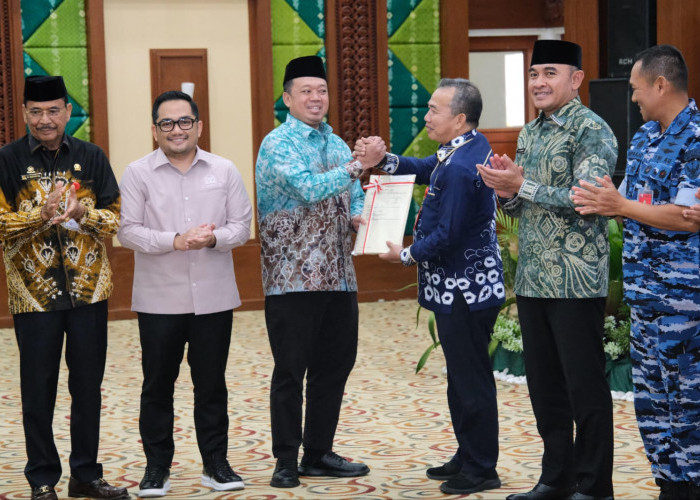 Menteri Nusron Sosialisasikan Urgensi Pendaftaran Tanah Ulayat di Kalimantan Selatan