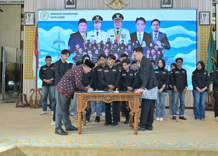 Perkuat Peran Mahasiswa Sebagai Mitra Strategis Pemerintah, Wali Kota Jambi Lantik Pengurus Harian GEMAKOJA