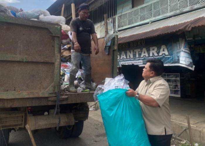 Sekda Zulhifni Turun Tangan Atasi Penumpukan Sampah di Pasar Rantau Panjang