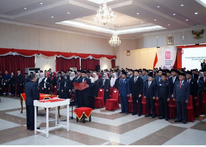 Plt Gubernur Riau Lantik 238 Pejabat Eselon III dan IV, Minta Kinerja Luar Biasa Kejar Target Pendapatan