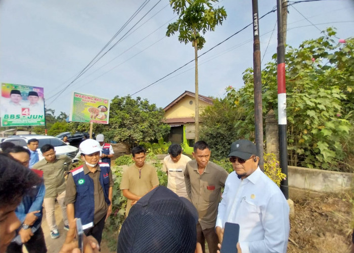 Tinjau Jalan Terdampak Angkutan Material Tol Seksi 4 Jambi, Waka DPRD Ivan : Minimalisir Dampak Kerusakan