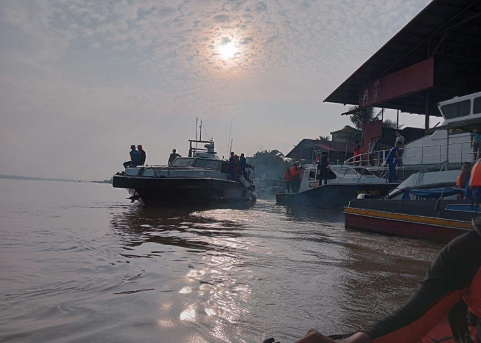 Jatuh Terhempas Ombak, Seorang Nelayan Kuala Tungkal Hilang