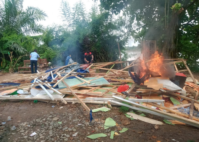Ratusan Polisi Geruduk Pulau Pandan, Empat Basecamp Dibongkar Paksa dan Dibakar