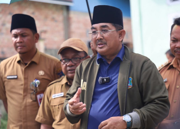 Bupati Anwar Sadat Bantu Bedah Rumah Rp 25 Juta untuk Warga 