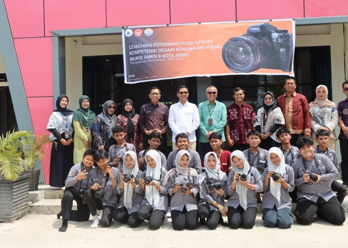 Bekali Siswa SMK Hadapi Era Digital, UNJA Latih Skill Fotografi Food Stylist