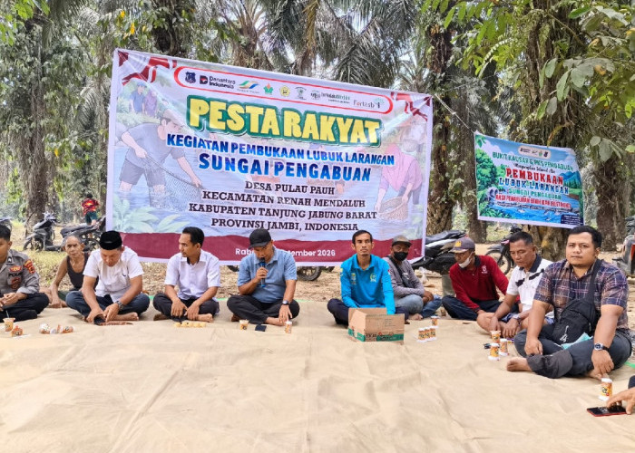 Warga Desa dan PTPN IV Regional IV Panen Ikan di Lubuk Larangan 