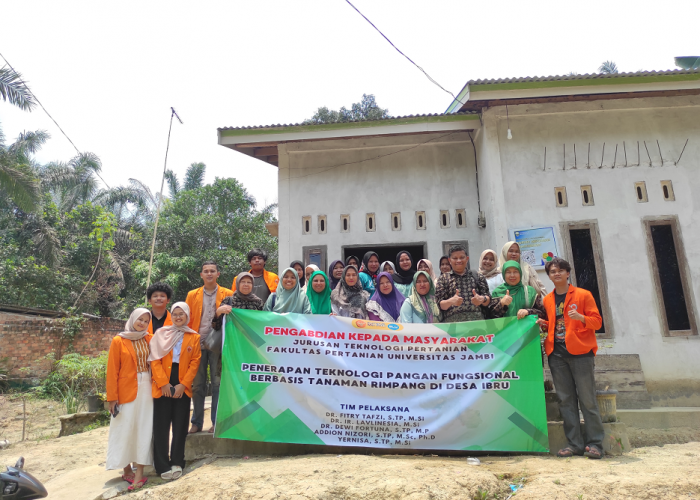 Penerapan Teknologi Pengolahan Minuman Bubuk Berbasis Tanaman Rimpang di Desa Ibru