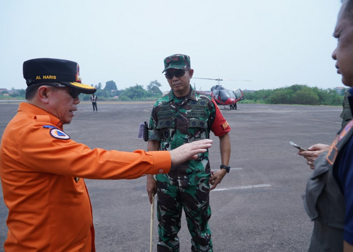 Gubernur Al Haris Bersama Danrem 042/Gapu Patroli Udara Tinjau Karhutla di Tanjab Timur