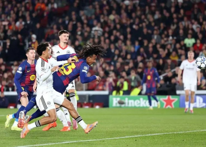 Barcelona Sikat Frankfurt 2-1, Jules Kounde Borong Gol